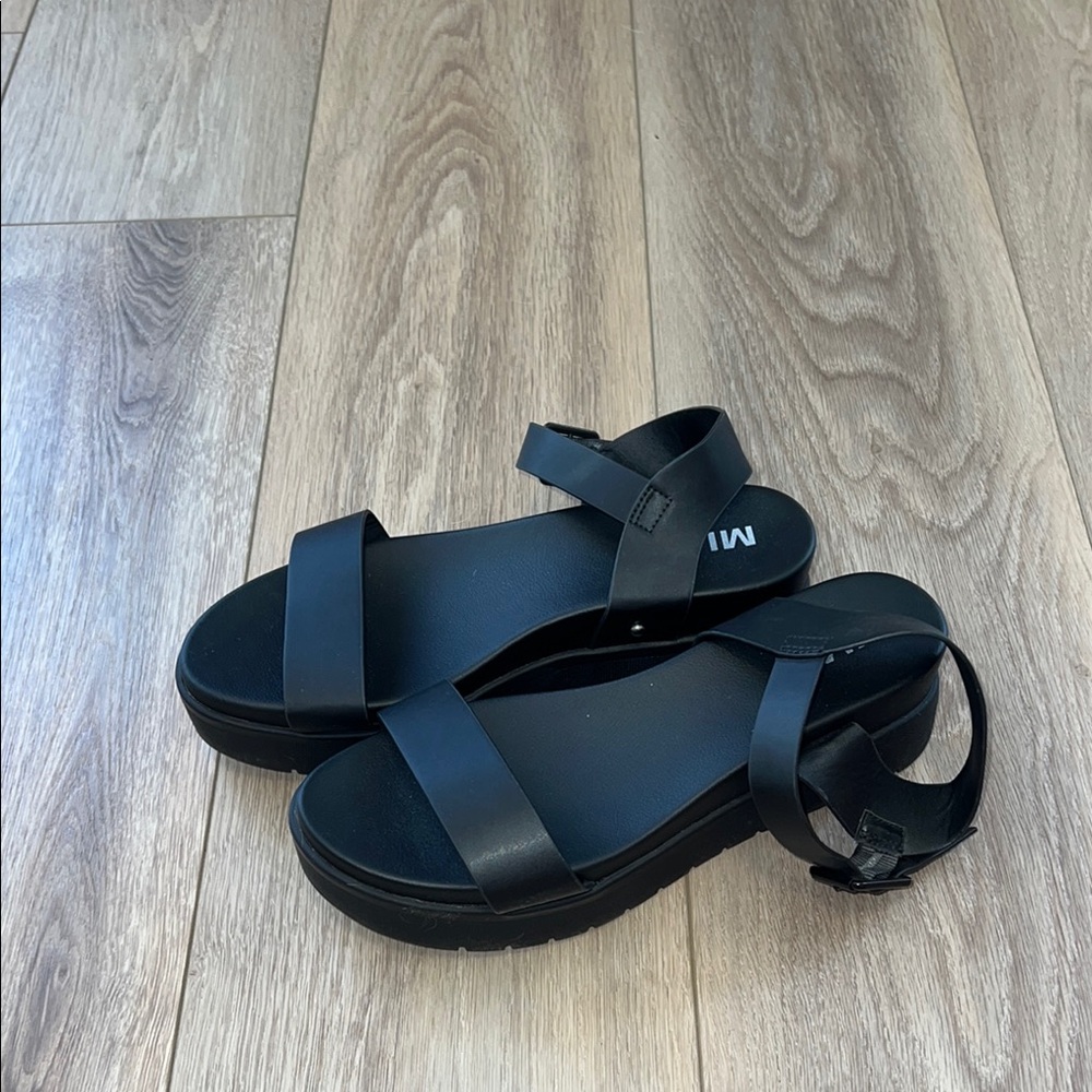 MIA Black Women's Sandals Size 10